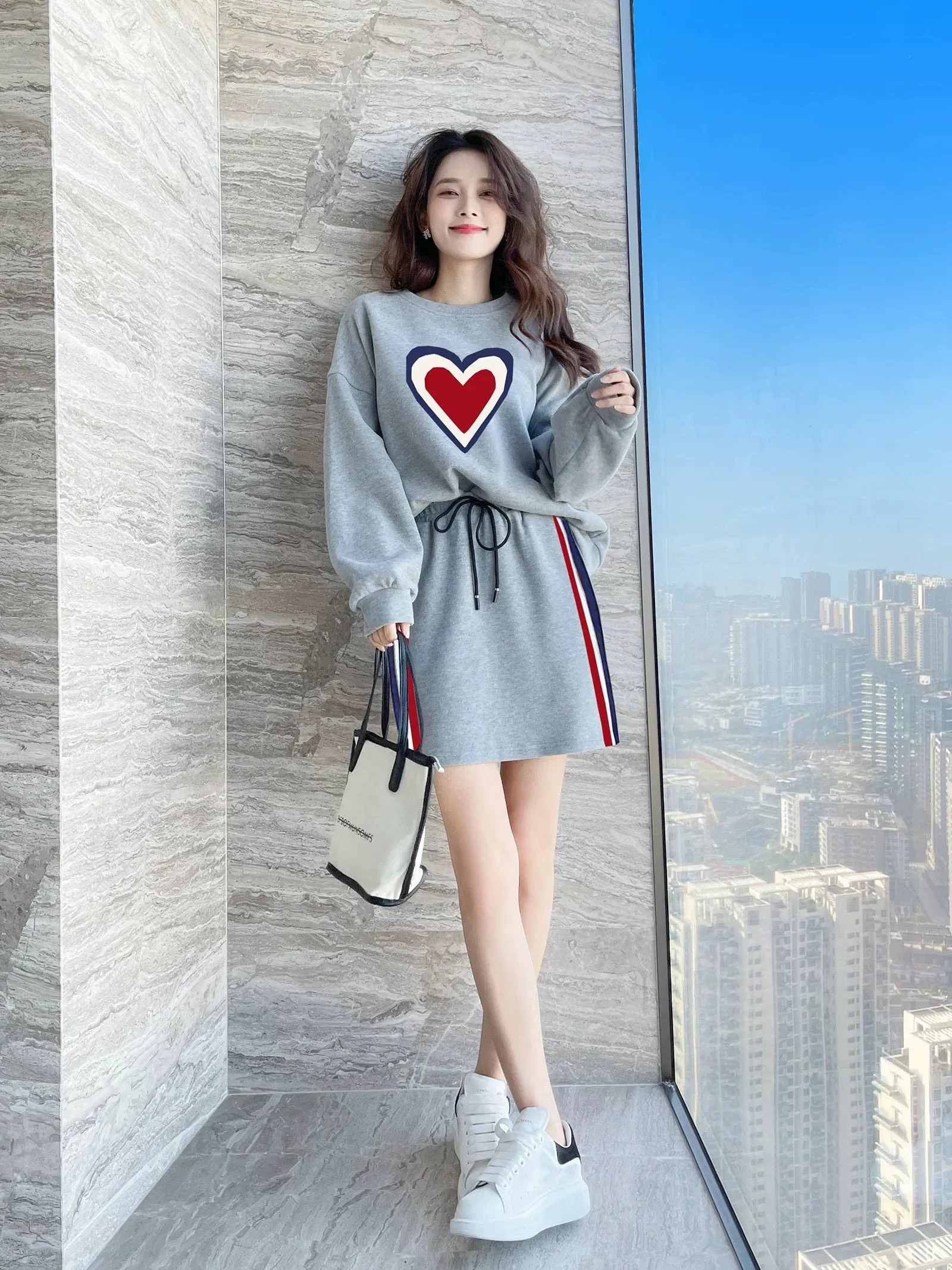 Autumn suit for women 2024 new style early autumn this year's popular sweatshirt two-piece set autumn women's clothing petite