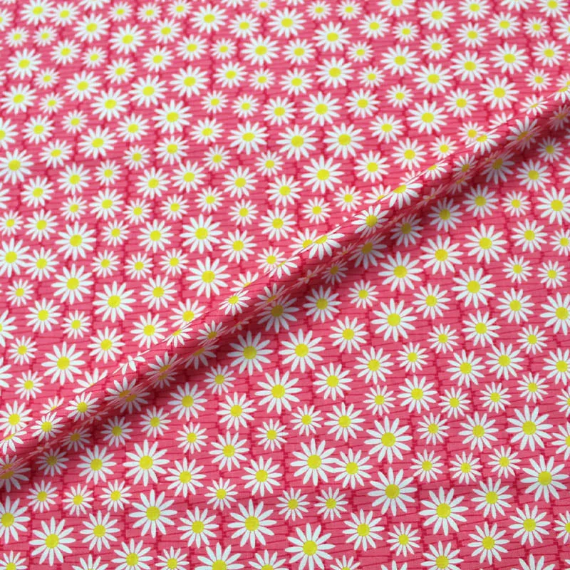 Patchwork and Quilting Cotton - Pink - Daisies