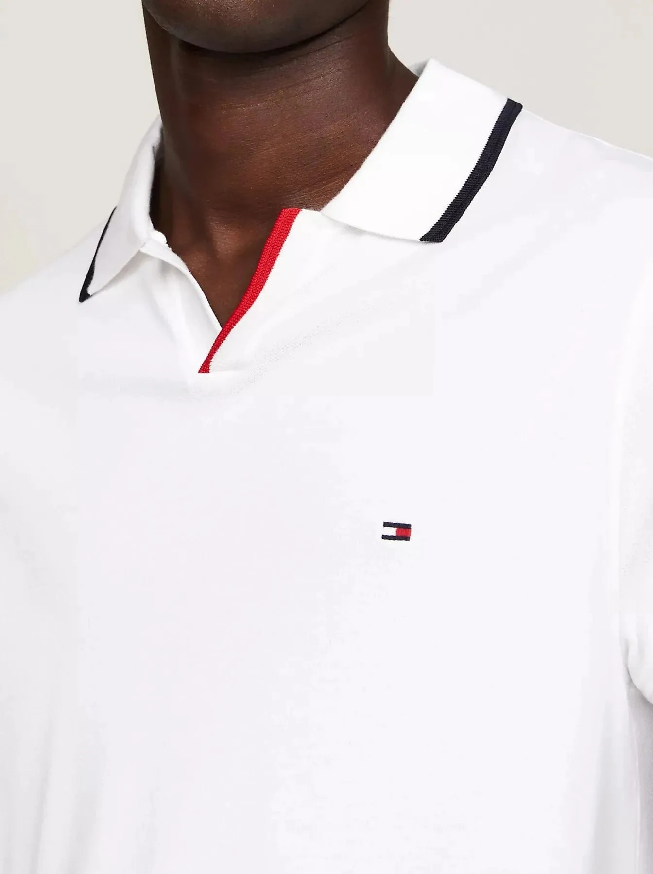 Polo Regular Fit Tommy Hilfiger V-COLLAR