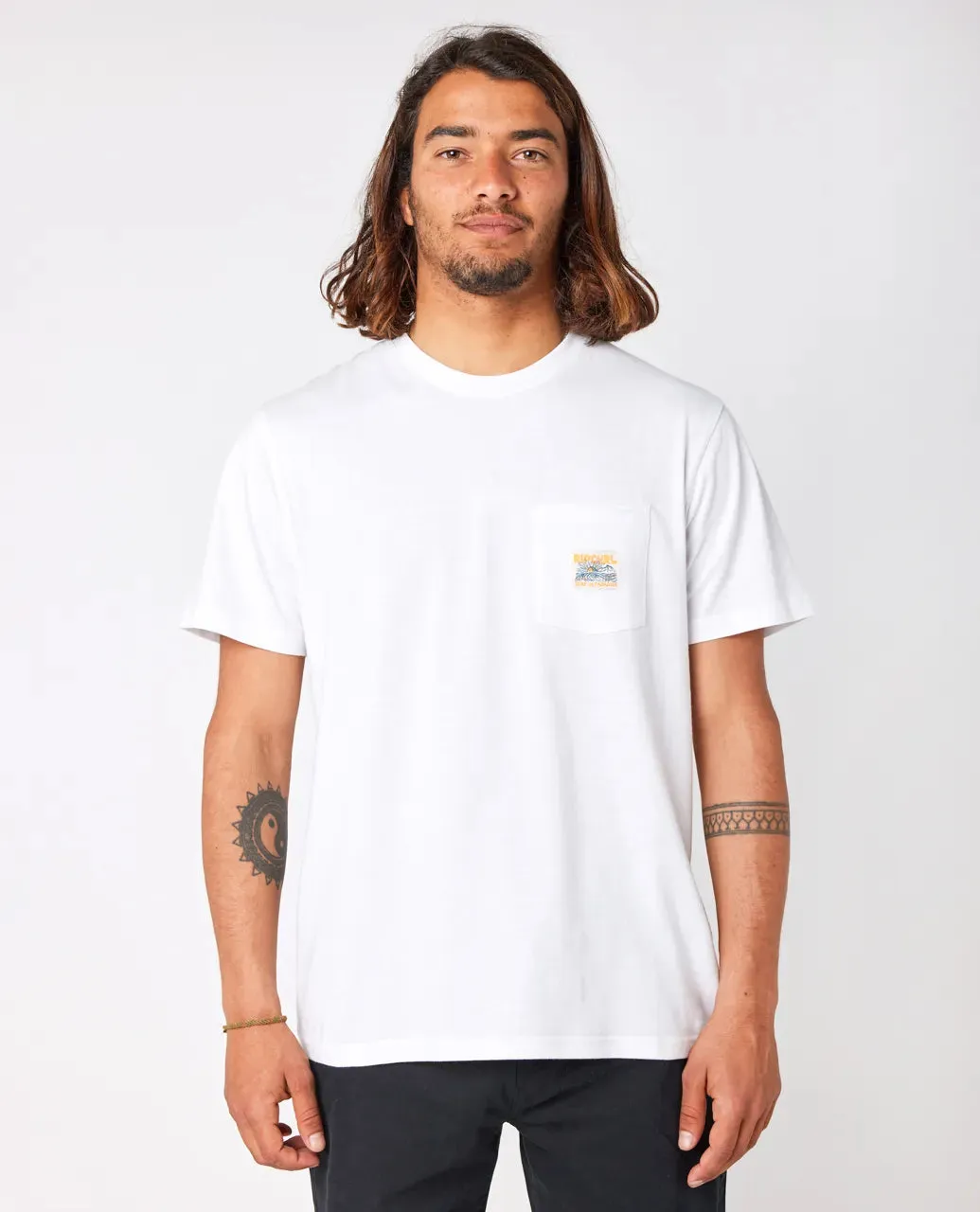 RIPCURL SURF PARADISE BADGE TEE - WHITE