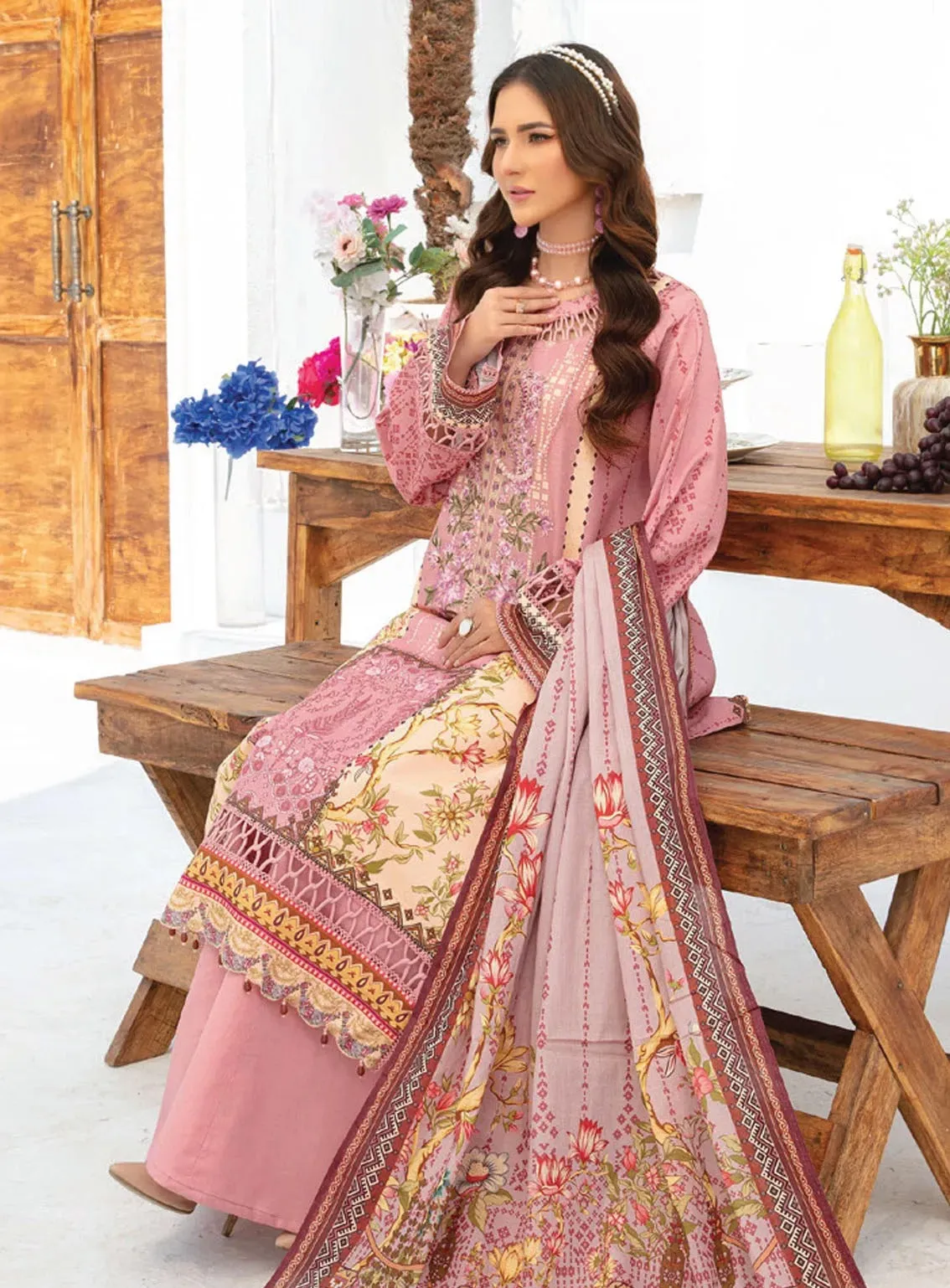 Saira Bano By Humdum Embroidered Lawn 3 Piece Unstitched Suit HD24S D-01